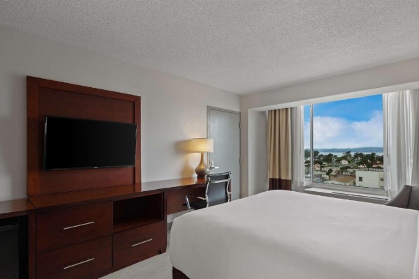 Comfort Inn By The Bay image 15